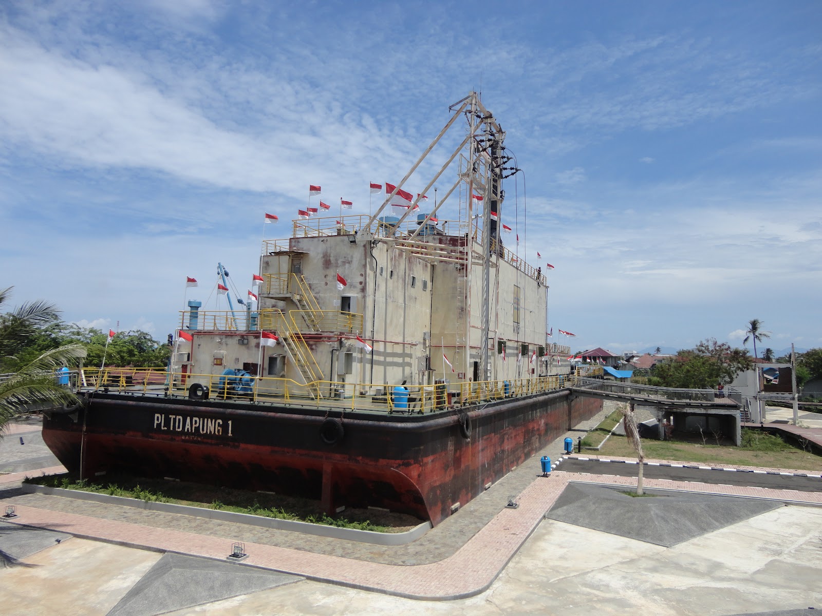 kapal pltd apung
